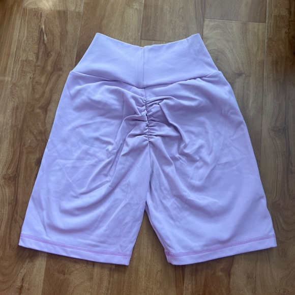 CLS scrunch biker shorts - Picture 2 of 2